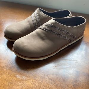 Women’s Chaco Clog size 8.5